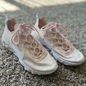 Nike Women's React Element 55 sneakers in a Pale Pink colorway